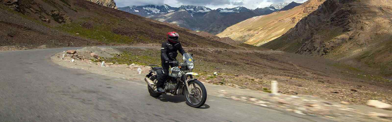 In moto oltre i 5.000 m s.l.m. nell'Hymalaia del Kashmir