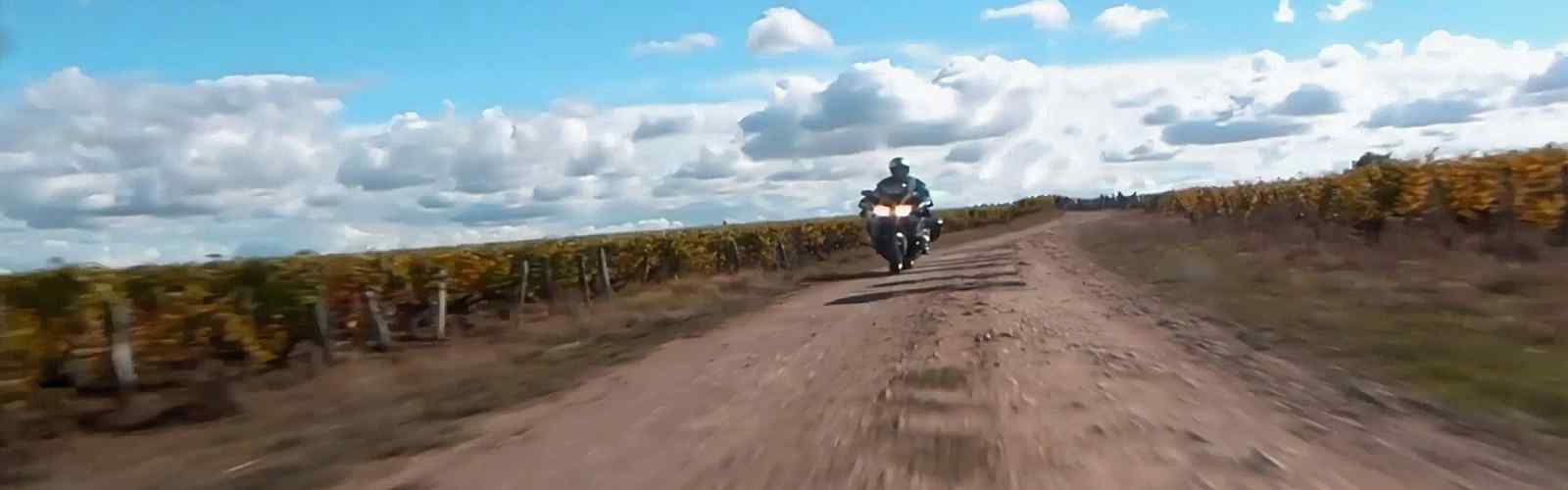 Strade bianche del Chianti in moto in Toscana