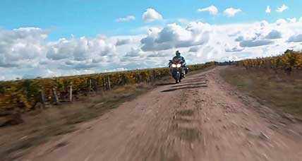 Strade bianche del Chianti in moto in Toscana