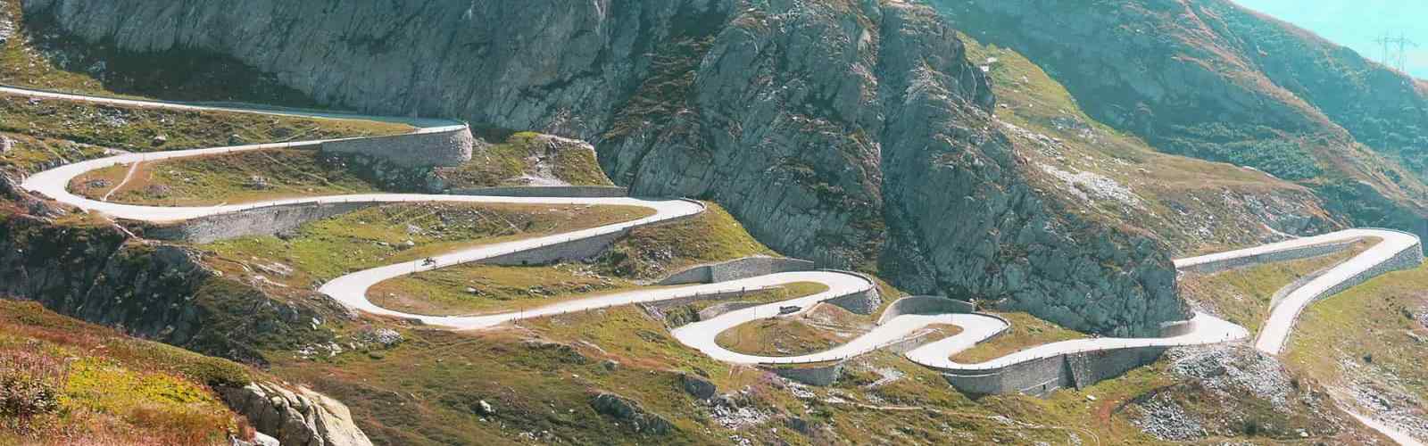 Motogiro da brividi tra Tremola Stelvio Furkapass e non solo