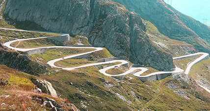 Motogiro da brividi tra Tremola Stelvio Furkapass e non solo