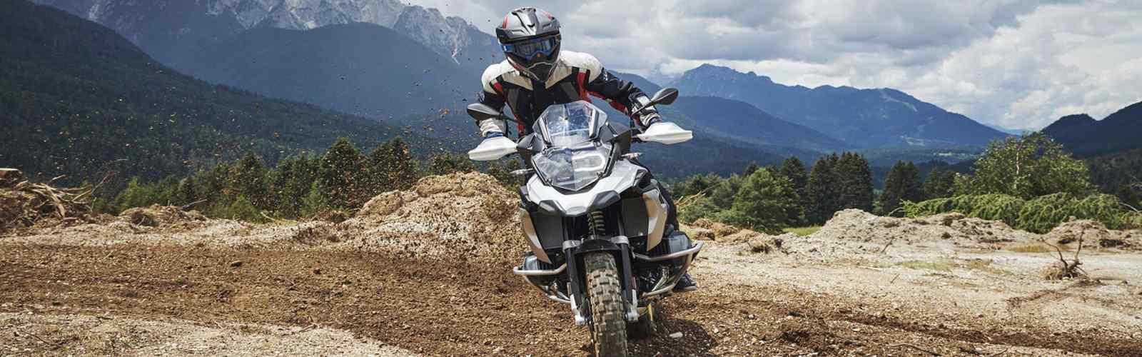 La strada sterrata mozzafiato del Col du Jandri in moto