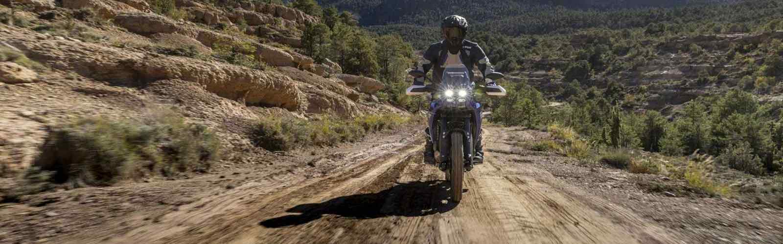 Curve e sterrate sui passi appenninici tra Modena e Bologna